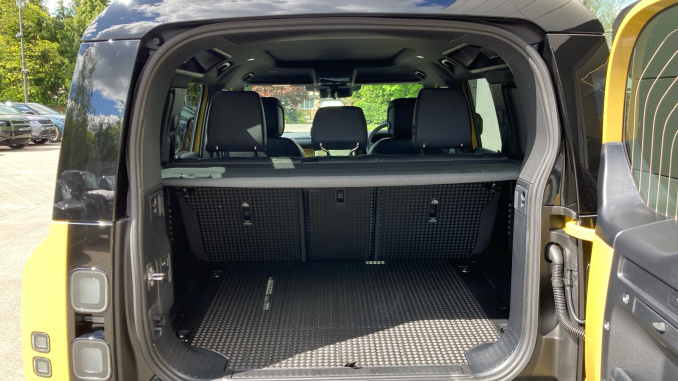 Land Rover Defender 3.0 D350 Trophy Edition Deep Sandglow 110 5dr Auto Diesel Estate - Image 10